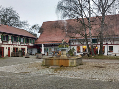 Hofgut-Rengoldshausen_Gebauede_400x300